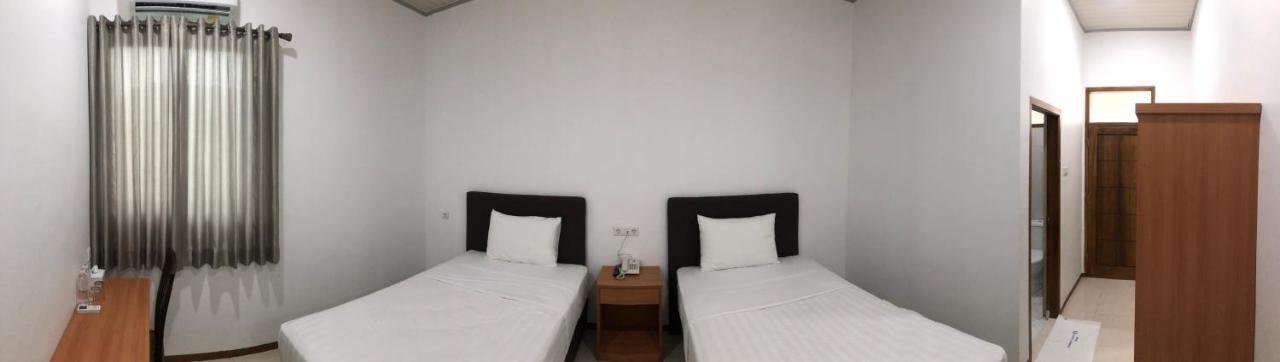 Aurora Hotel Siliwangi Cirebon Exterior foto